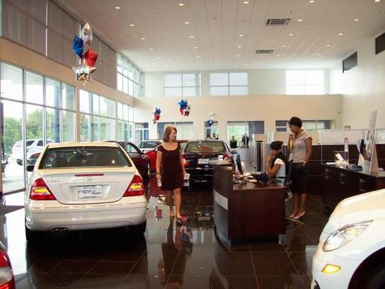 Bentley Atlanta ALPHARETTA, GA 300098001 Car Dealership