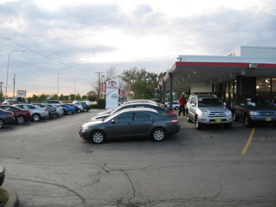 Elgin Toyota car dealership in Streamwood, IL 60107 - Kelley Blue Book