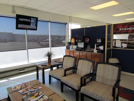Aberdeen Chrysler Aberdeen Sd 57401 Car Dealership And