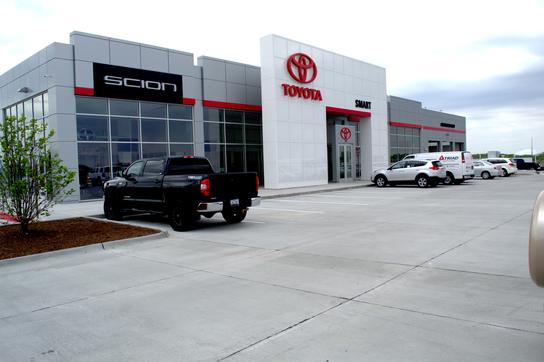 Smart Toyota Quad Cities car dealership in Davenport, IA ...