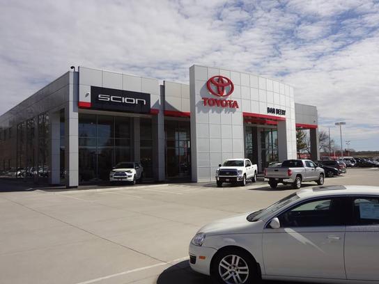 What is the contact information for Dan Deery Toyota in Cedar Falls?