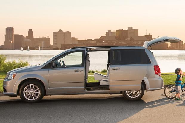 Dodge journey vs chrysler town country #5