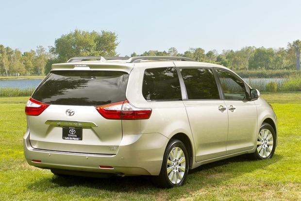Which minivans have all-wheel drive?