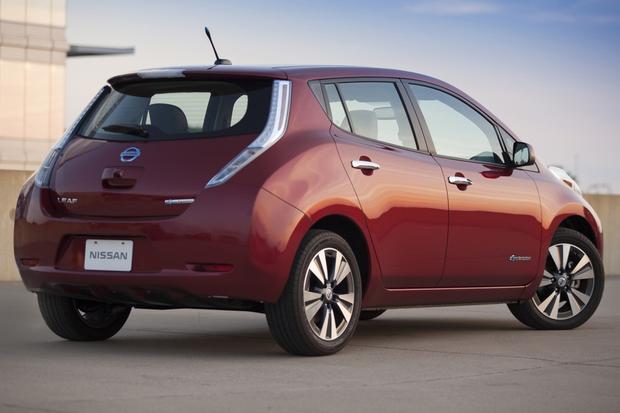 Which is better nissan leaf or chevy volt