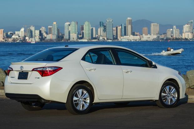 which is better toyota corolla or hyundai elantra #1