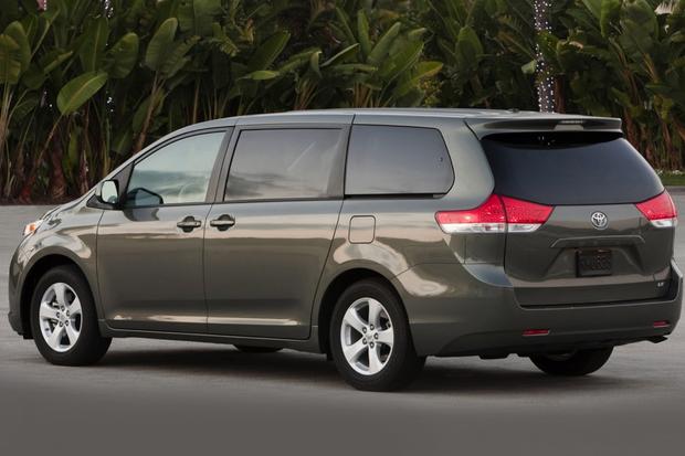 car review toyota sienna #2