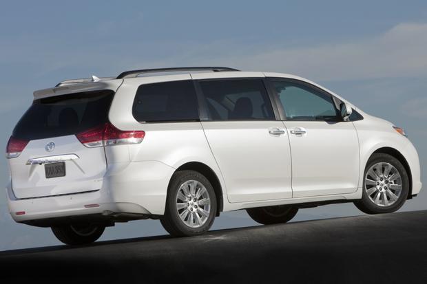 car review toyota sienna #6