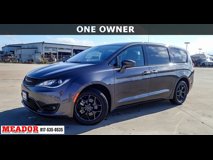 Used 2020 Chrysler Pacifica Touring w/ S Appearance Package