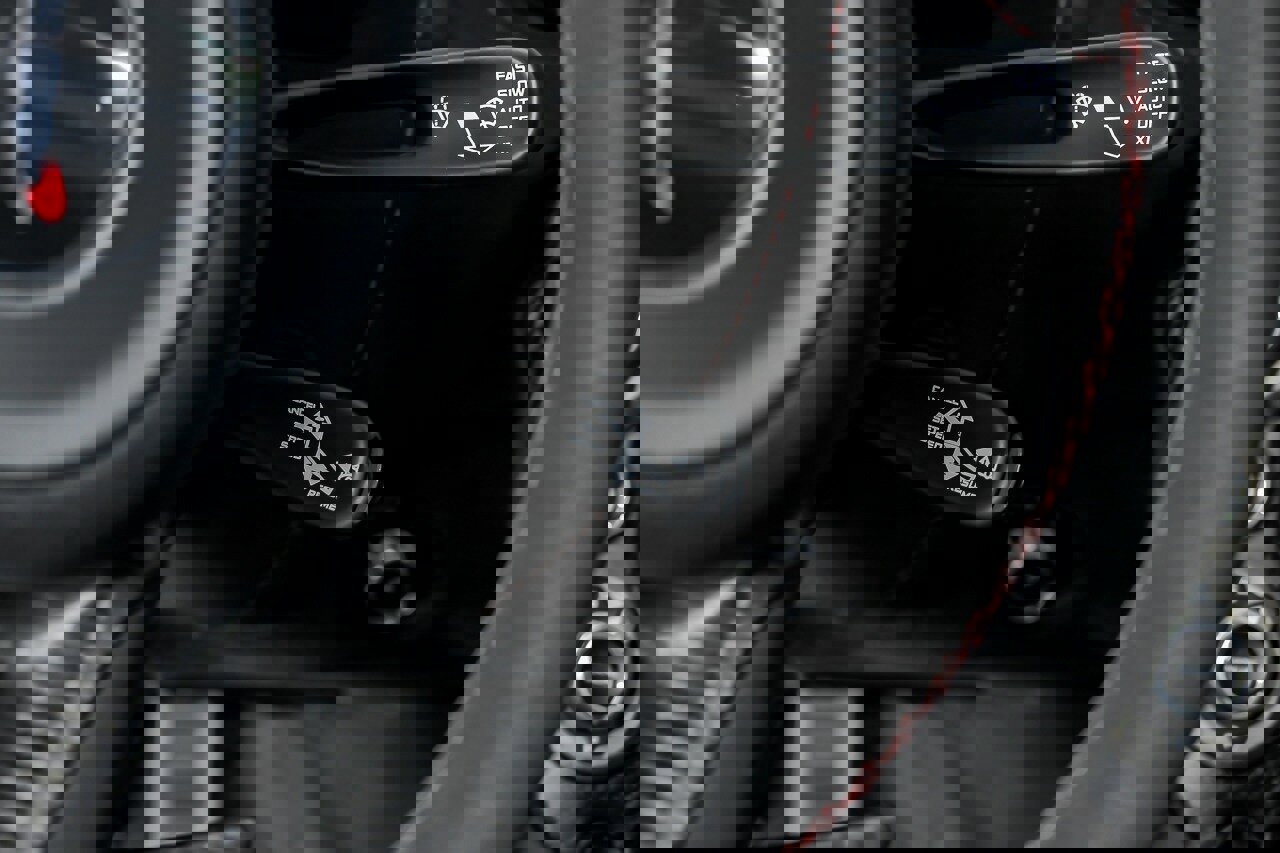 Used 2018 McLaren 720S Performance photo 31