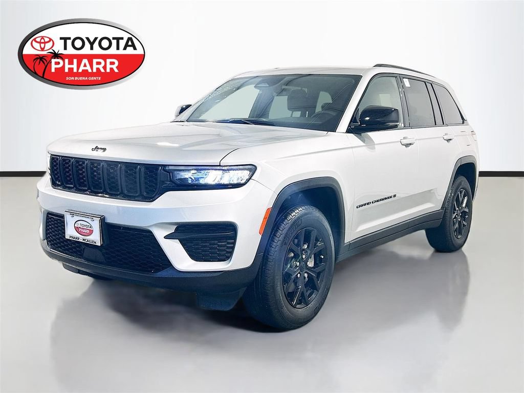 Used 2025 Jeep Grand Cherokee Altitude
