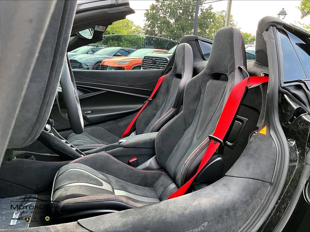 Used 2027 McLaren 750S Spider photo 23