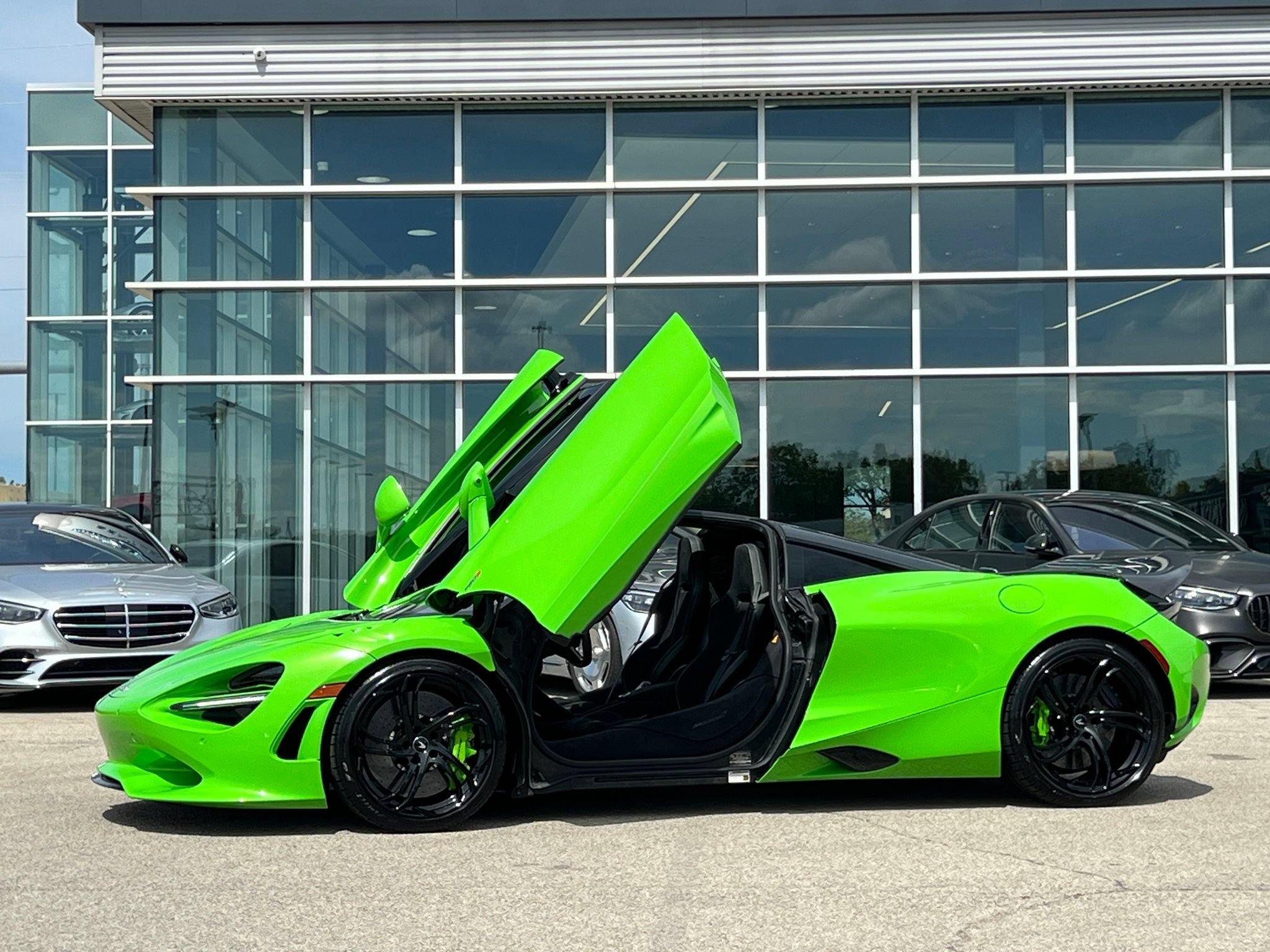 Used 2024 McLaren 750S photo 9