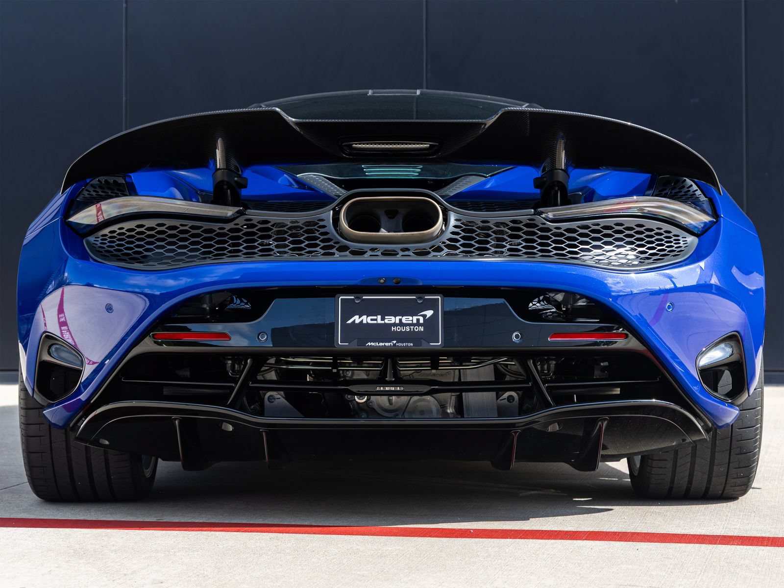 Used 2026 McLaren 750S photo 8