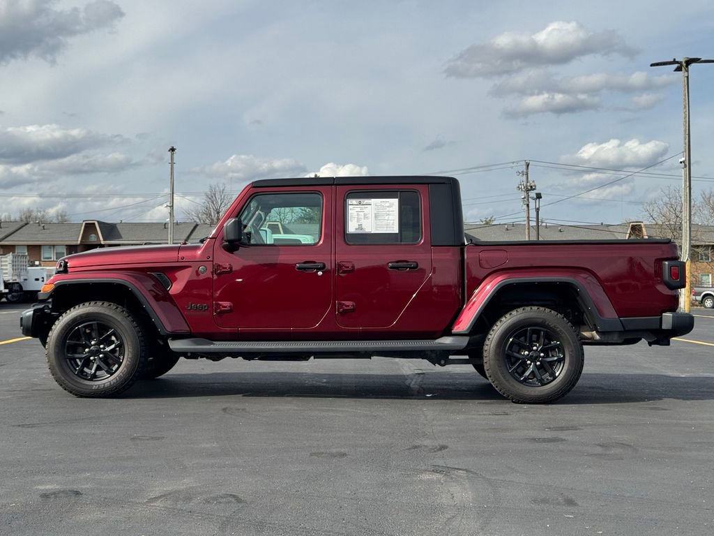 2022 Jeep Gladiator Sport