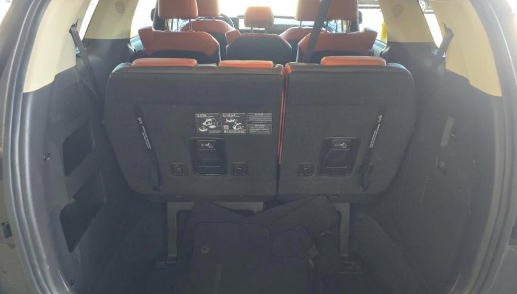 2025 Kia Carnival EX