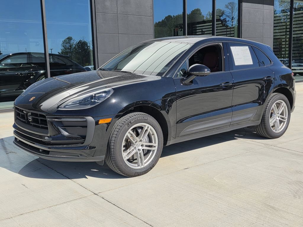 2025 Porsche Macan T