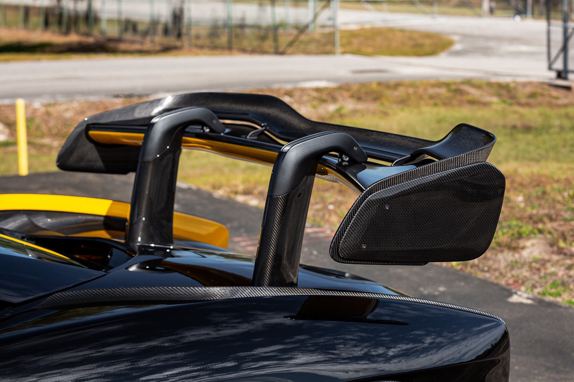 Used 2019 McLaren Senna photo 23