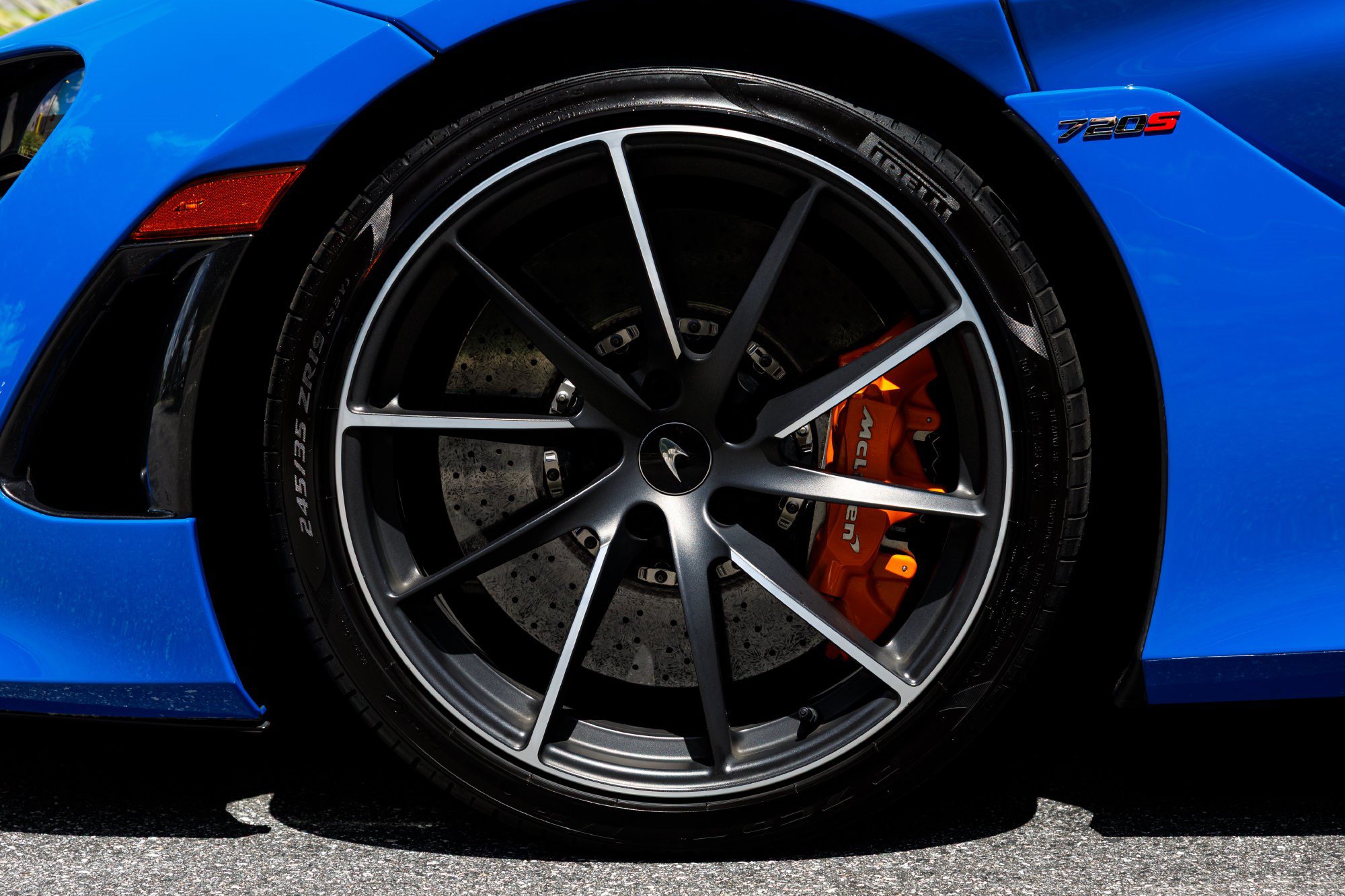 Used 2019 McLaren 720S Luxury photo 15