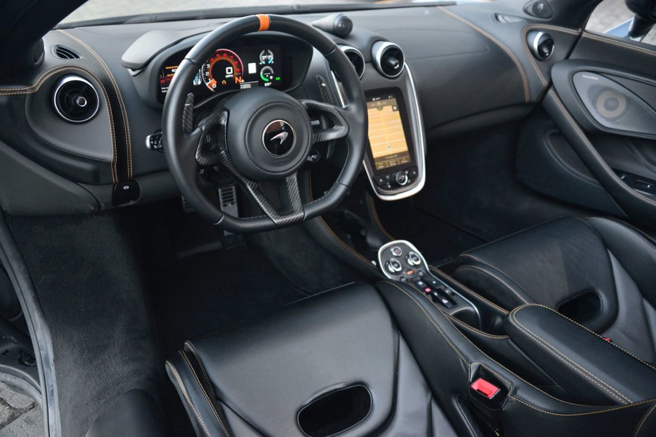 Used 2020 McLaren 600LT Spider photo 8