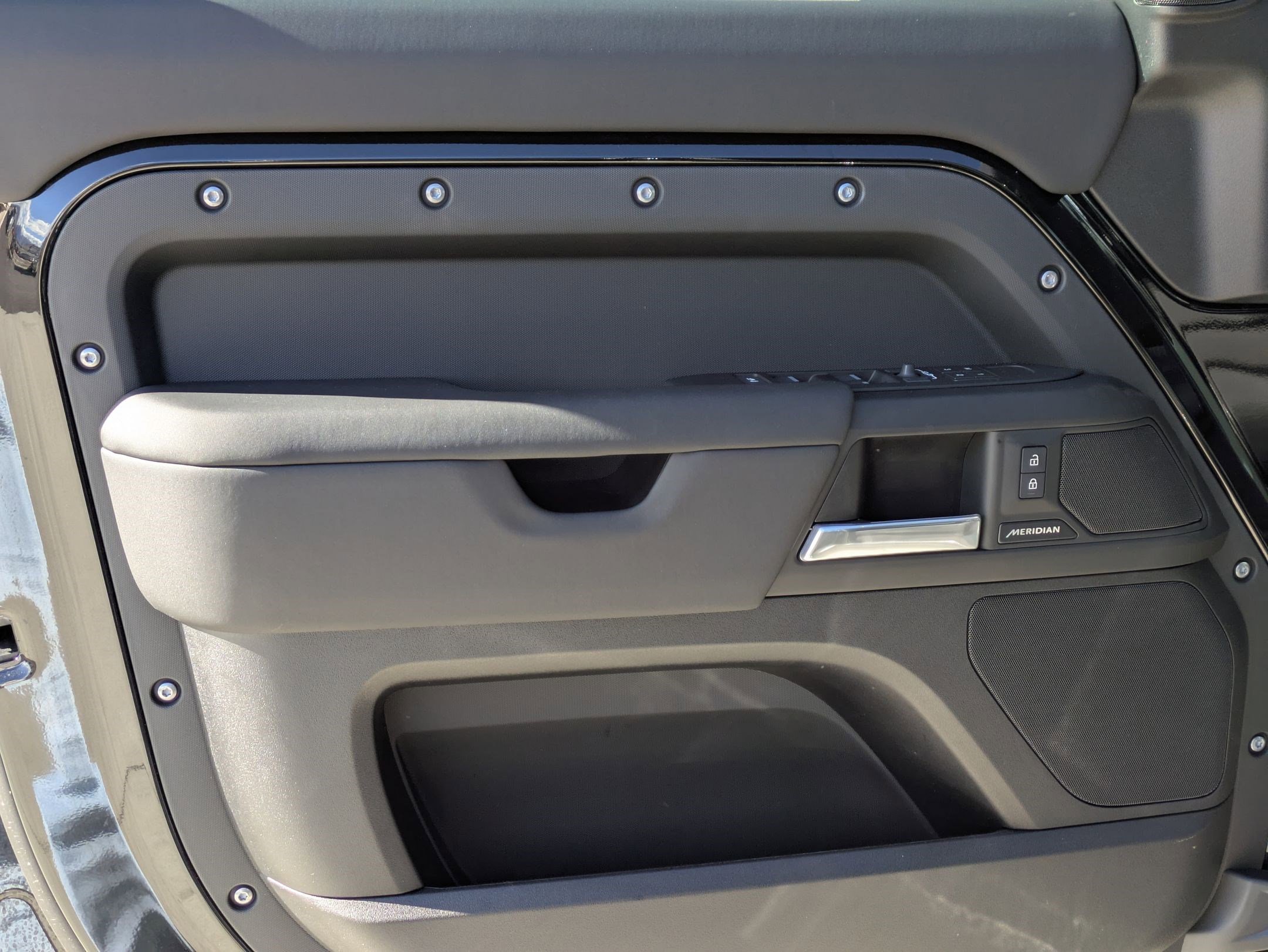 2025 Land Rover Defender 110 S