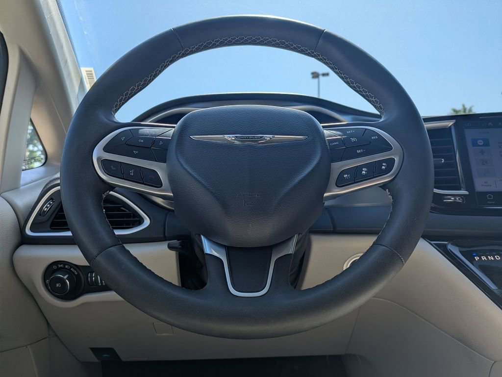 2024 Chrysler Pacifica Touring-L