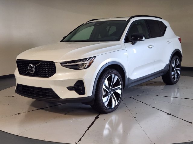 Certified 2026 Volvo XC40 B5 Plus w/ Protection Package Premier