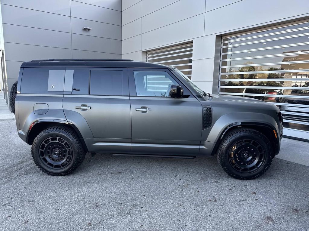 2025 Land Rover Defender 110
