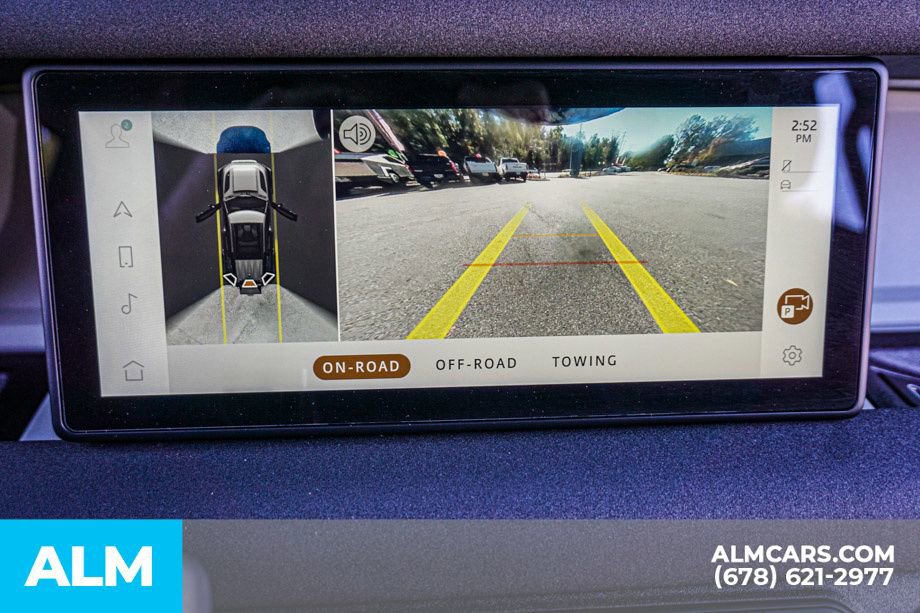 2023 Land Rover Defender 110 X-Dynamic SE