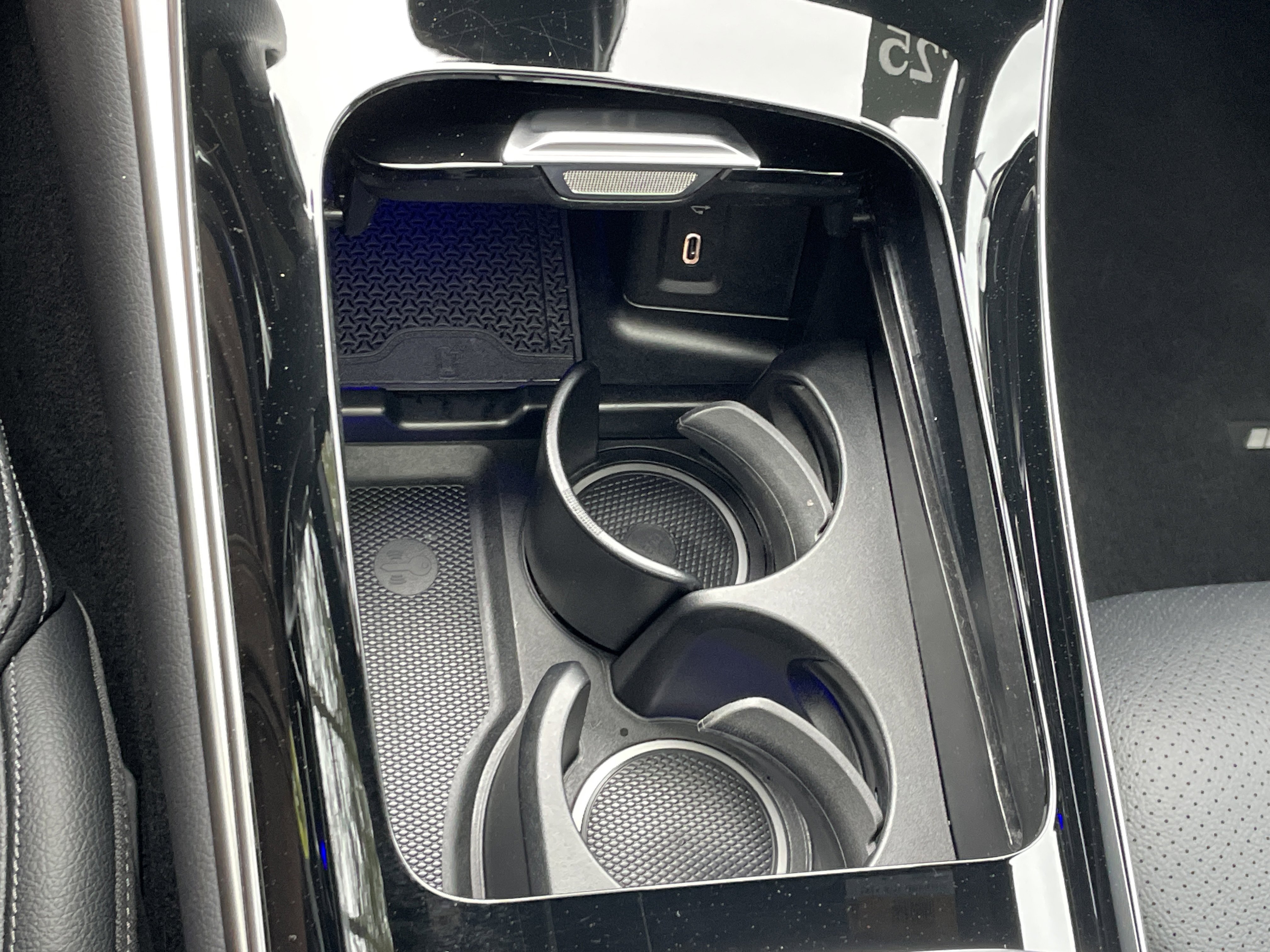 2025 Mercedes-Benz GLC 300