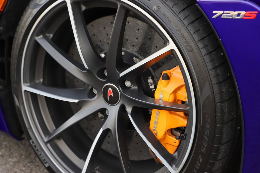 Used 2021 McLaren 720S Performance photo 14