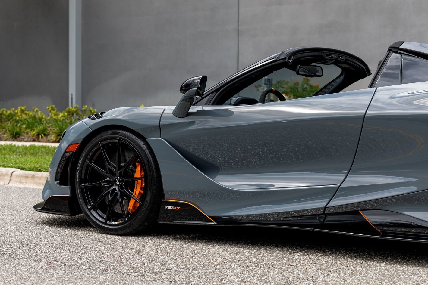 Used 2022 McLaren 765LT photo 38