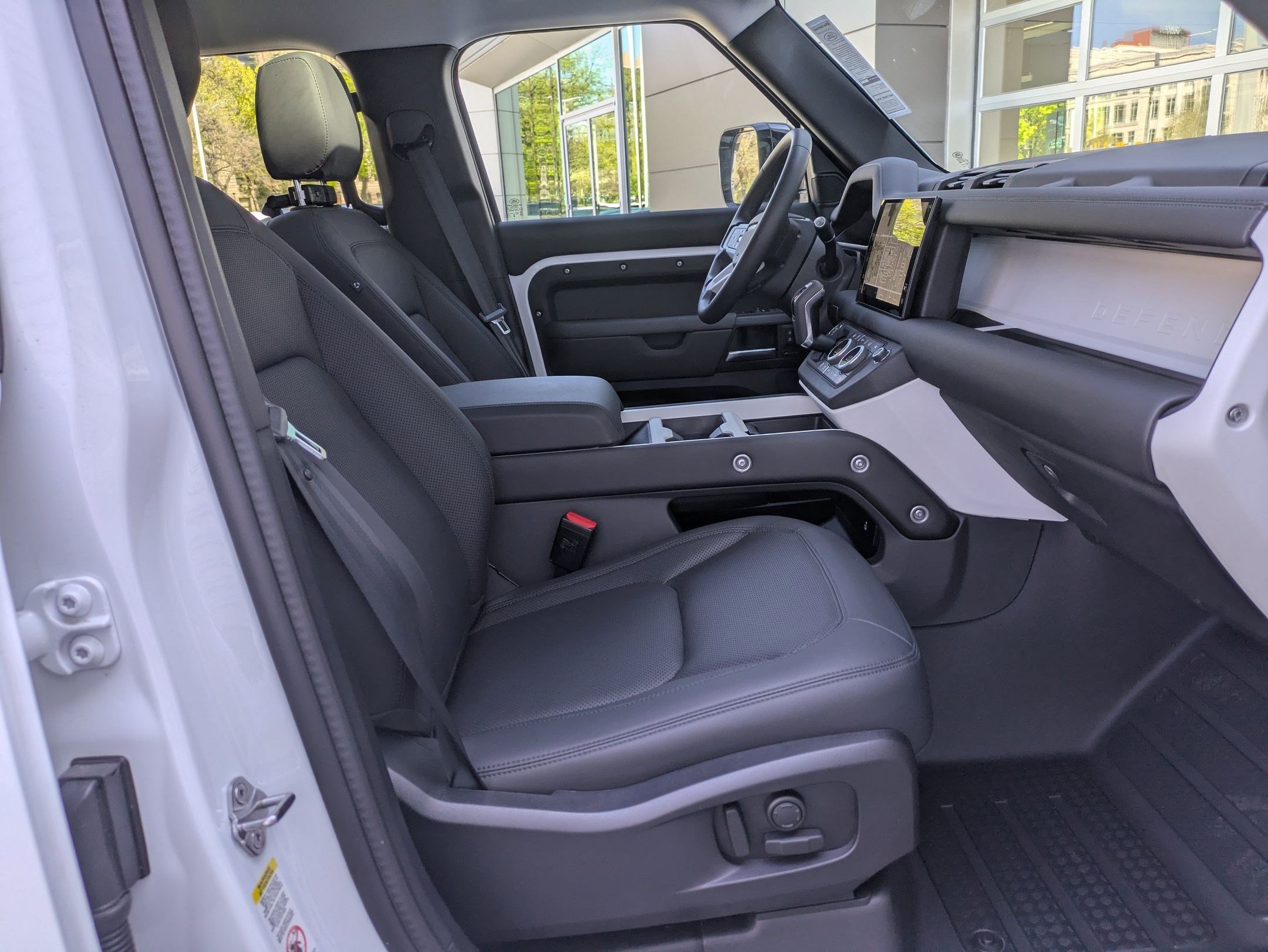 2025 Land Rover Defender 110 S