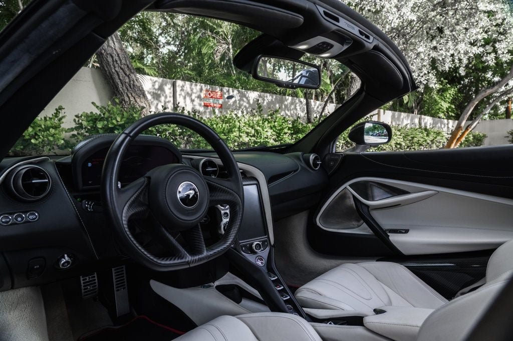 Used 2020 McLaren 720S Spider photo 17