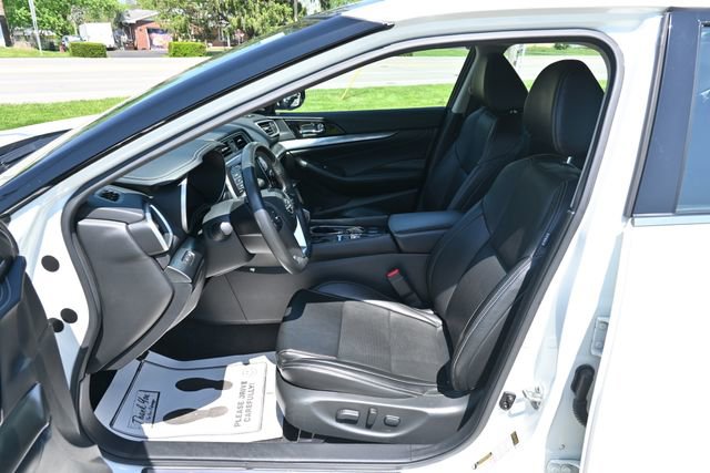 2023 Nissan Maxima SL