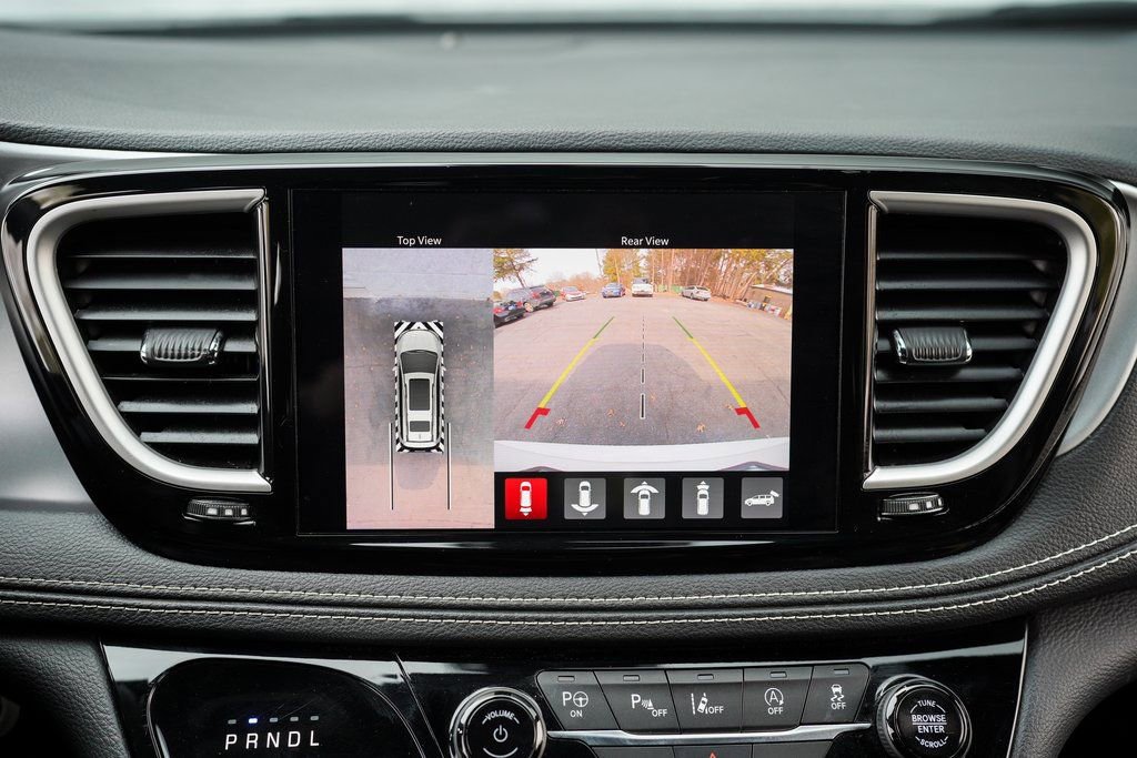 2022 Chrysler Pacifica Touring-L