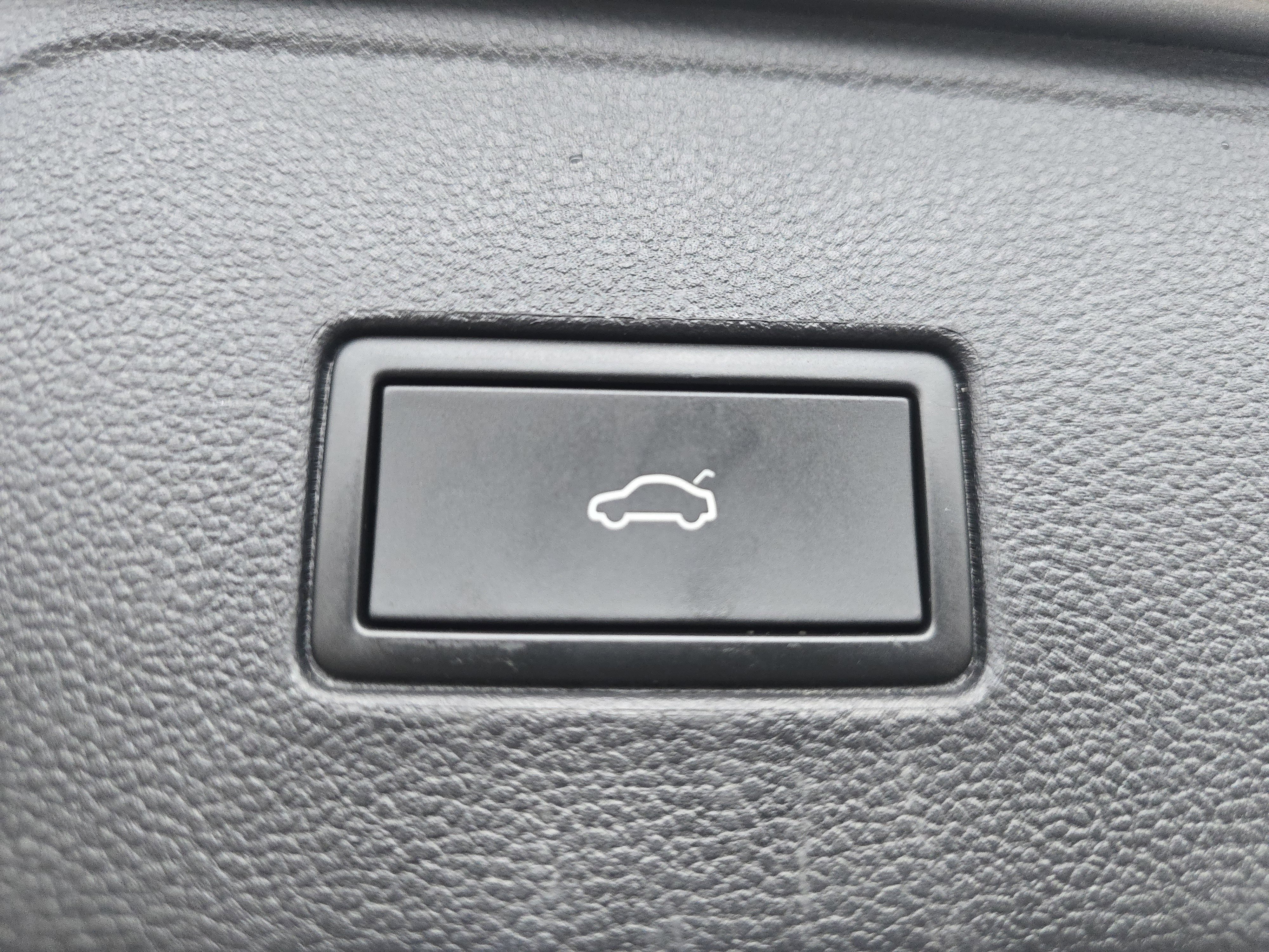 2023 Volkswagen Atlas SEL Premium