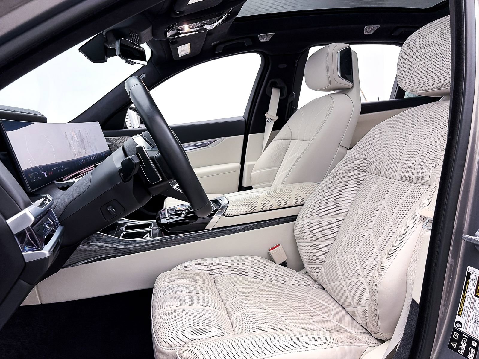 2024 BMW 760i xDrive