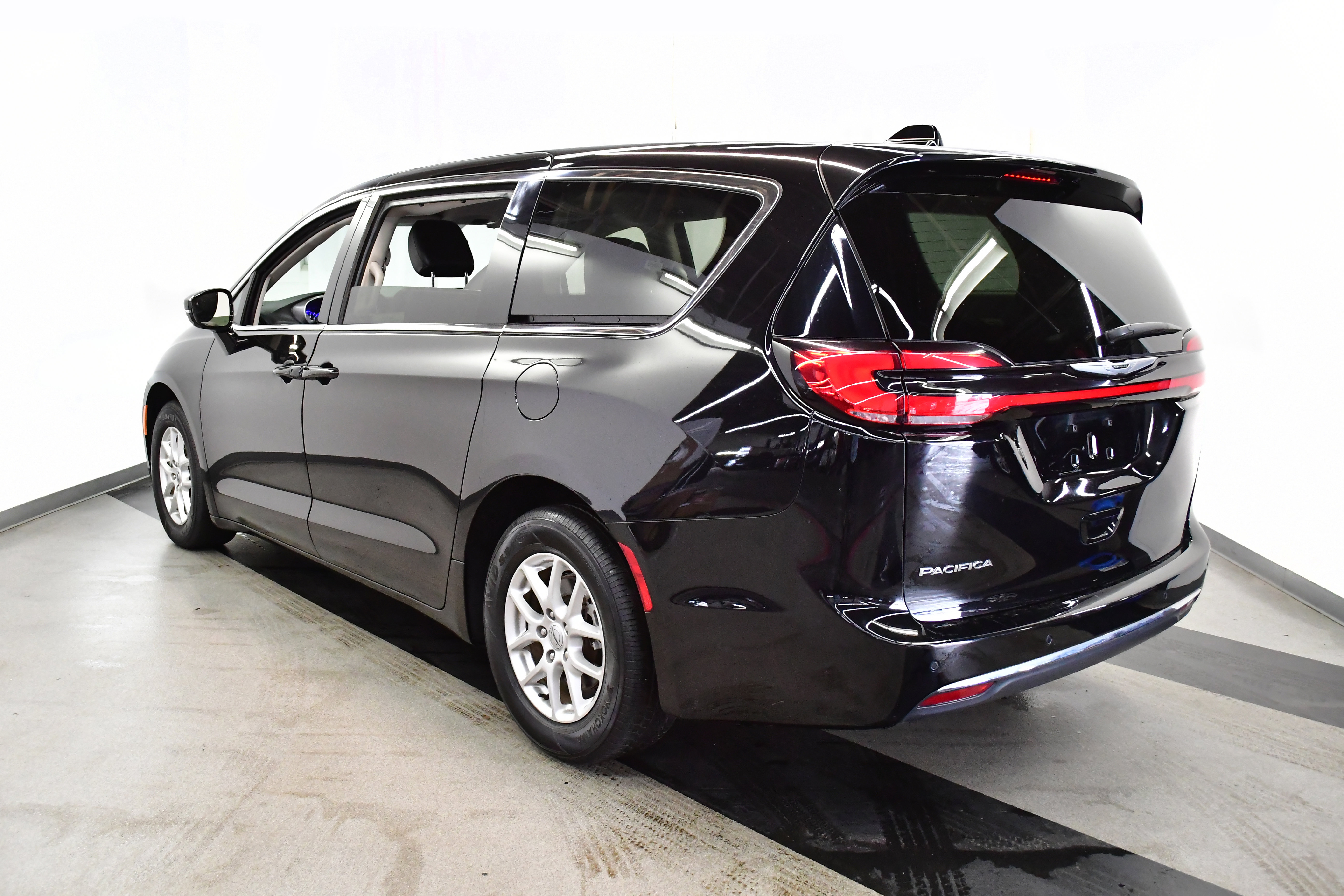 2024 Chrysler Pacifica Touring-L