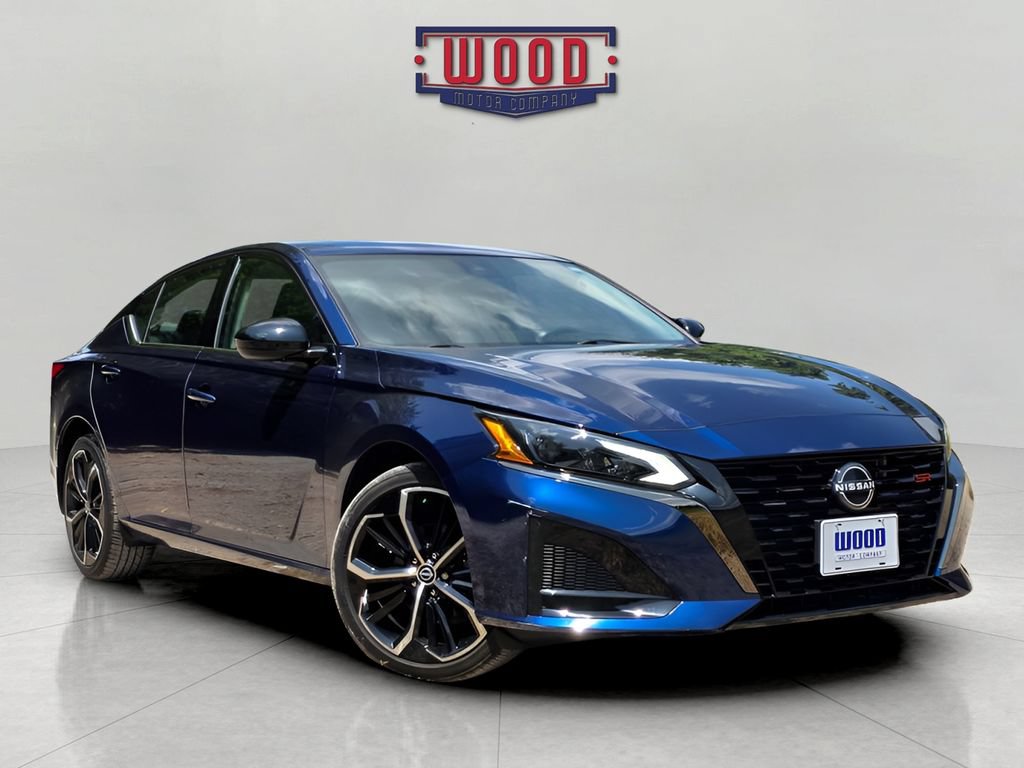 Used 2023 Nissan Altima 2.5 SR w/ SR Premium Package