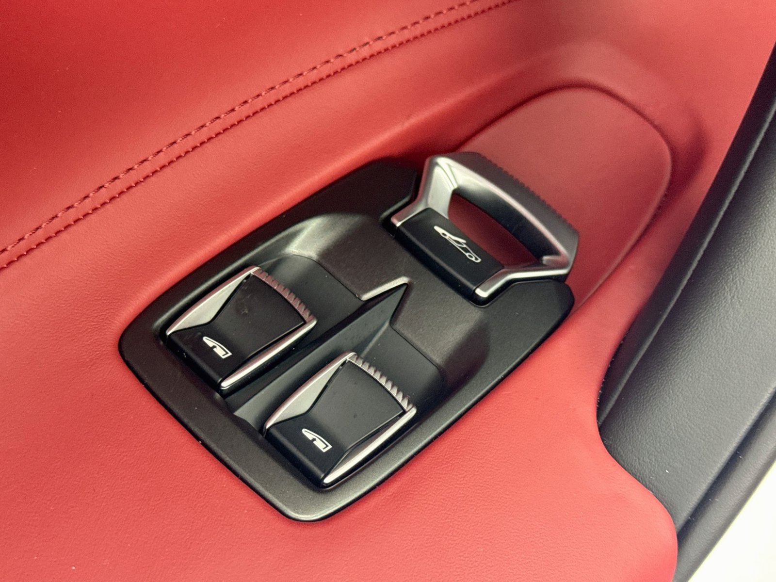 New 2027 McLaren 750S Spider photo 17