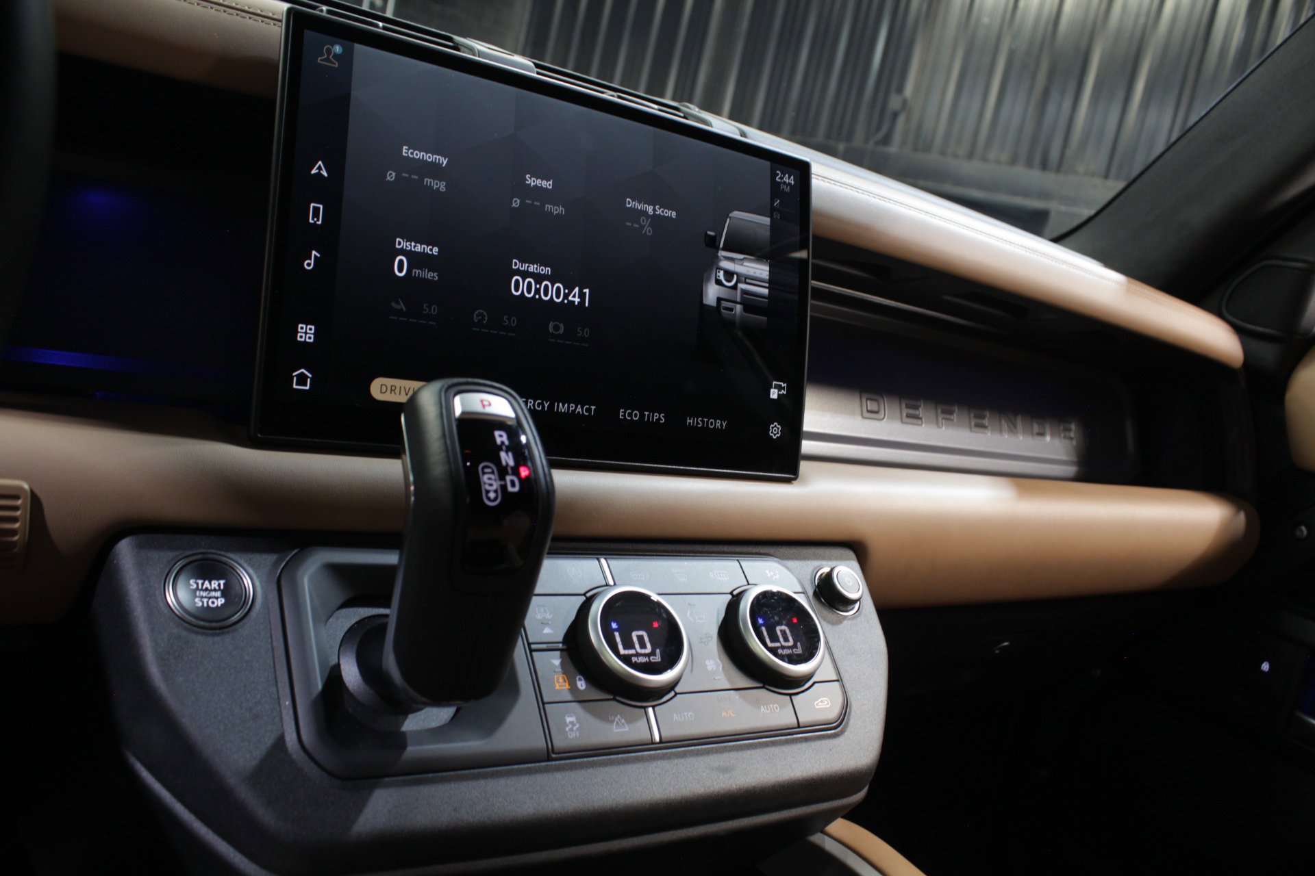 2025 Land Rover Defender 110 V8