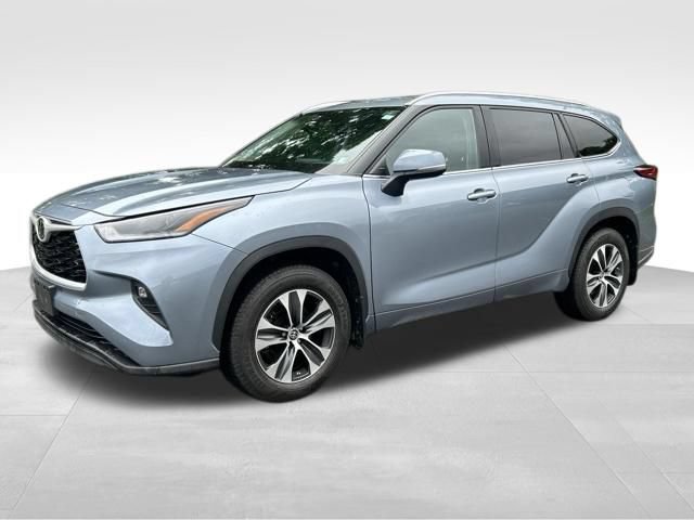 Used 2021 Toyota Highlander XLE