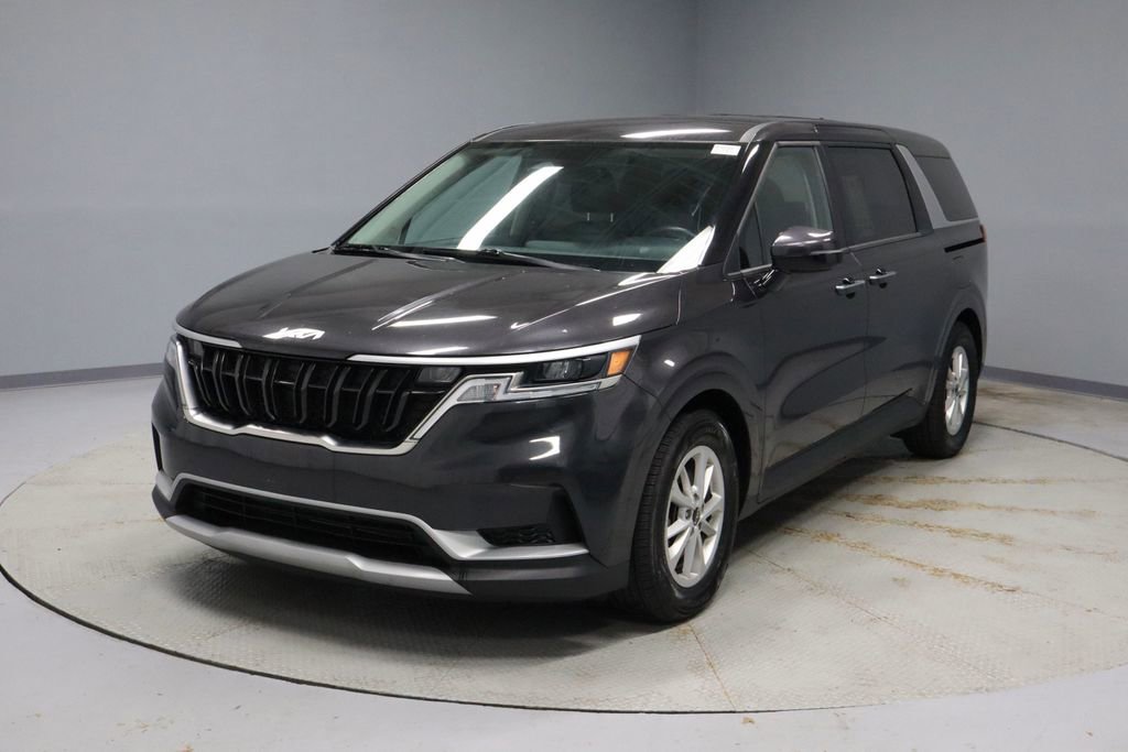 2024 Kia Carnival LX
