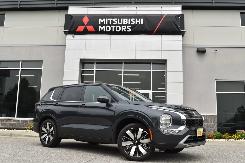 New 2025 Mitsubishi Outlander AWD