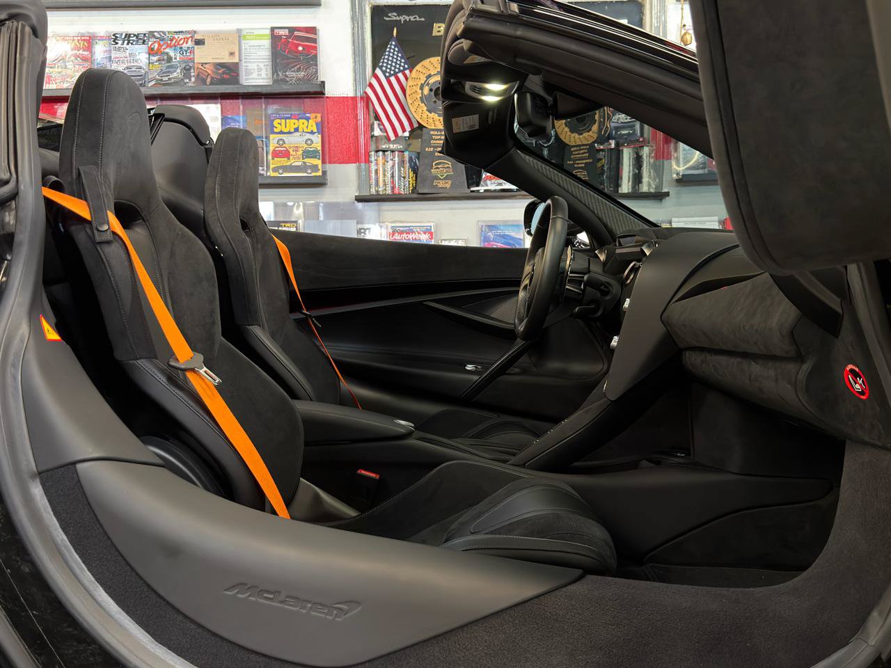 Used 2022 McLaren 720S Performance photo 30