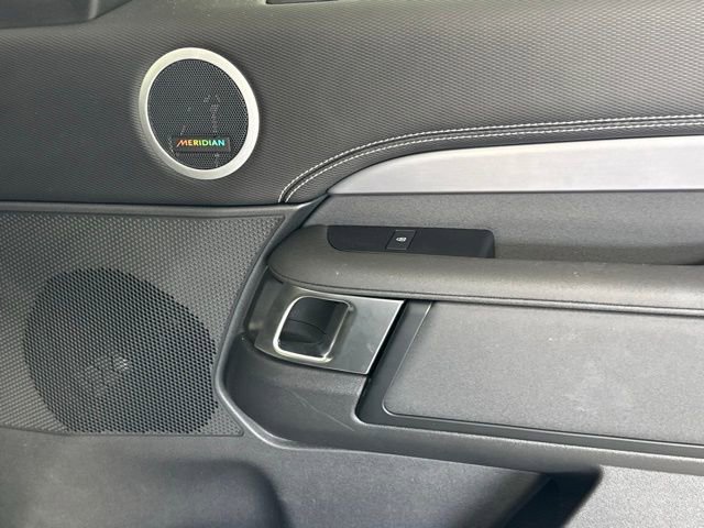 2025 Land Rover Discovery Dynamic SE