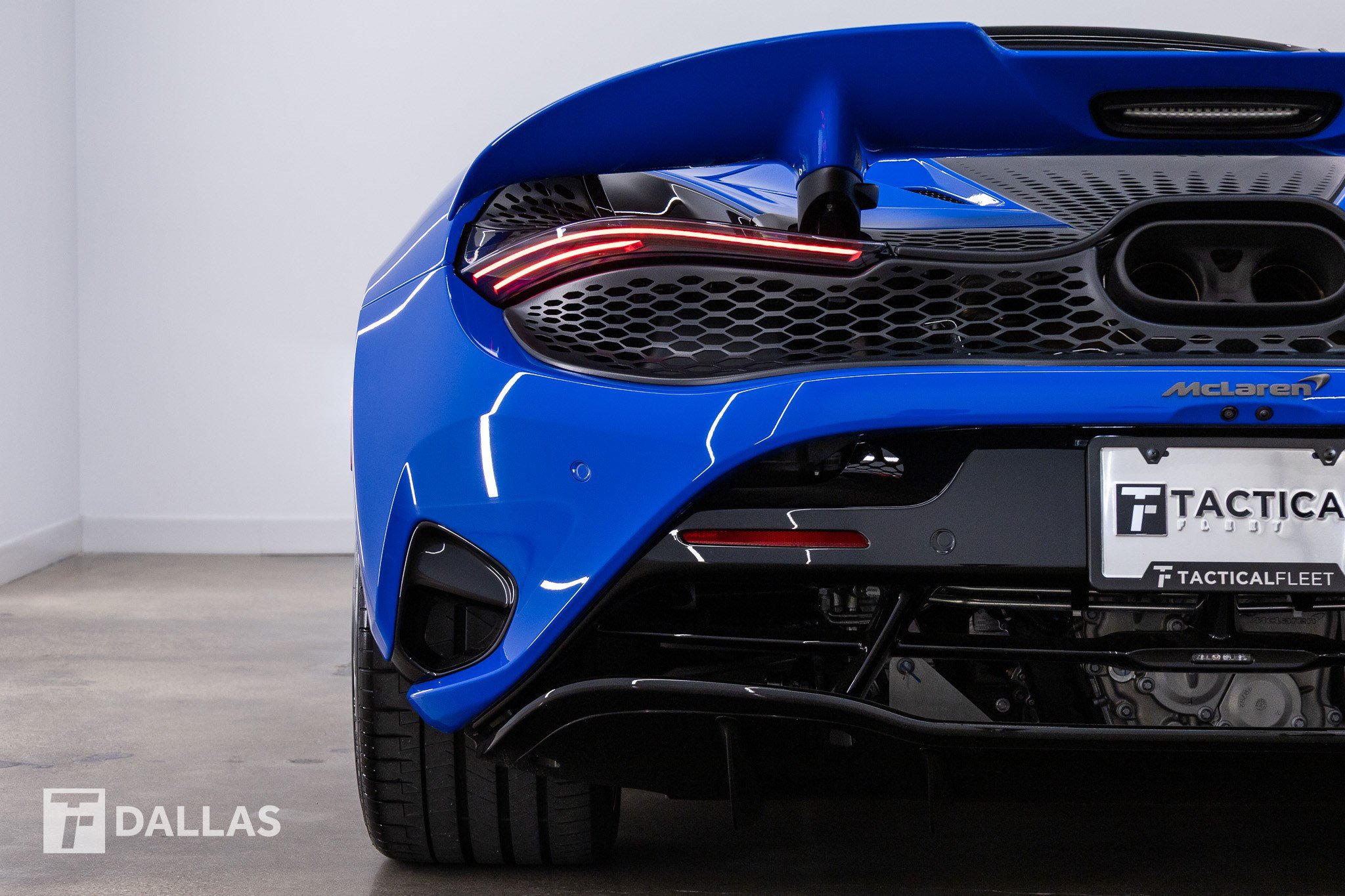 Used 2027 McLaren 750S Spider photo 12