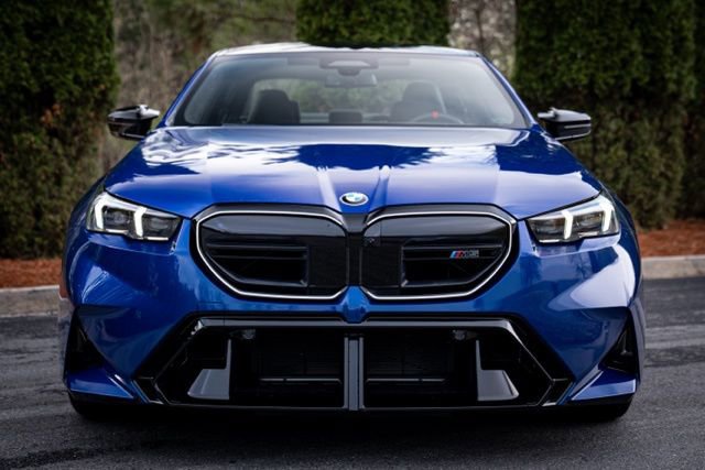 2025 BMW M5