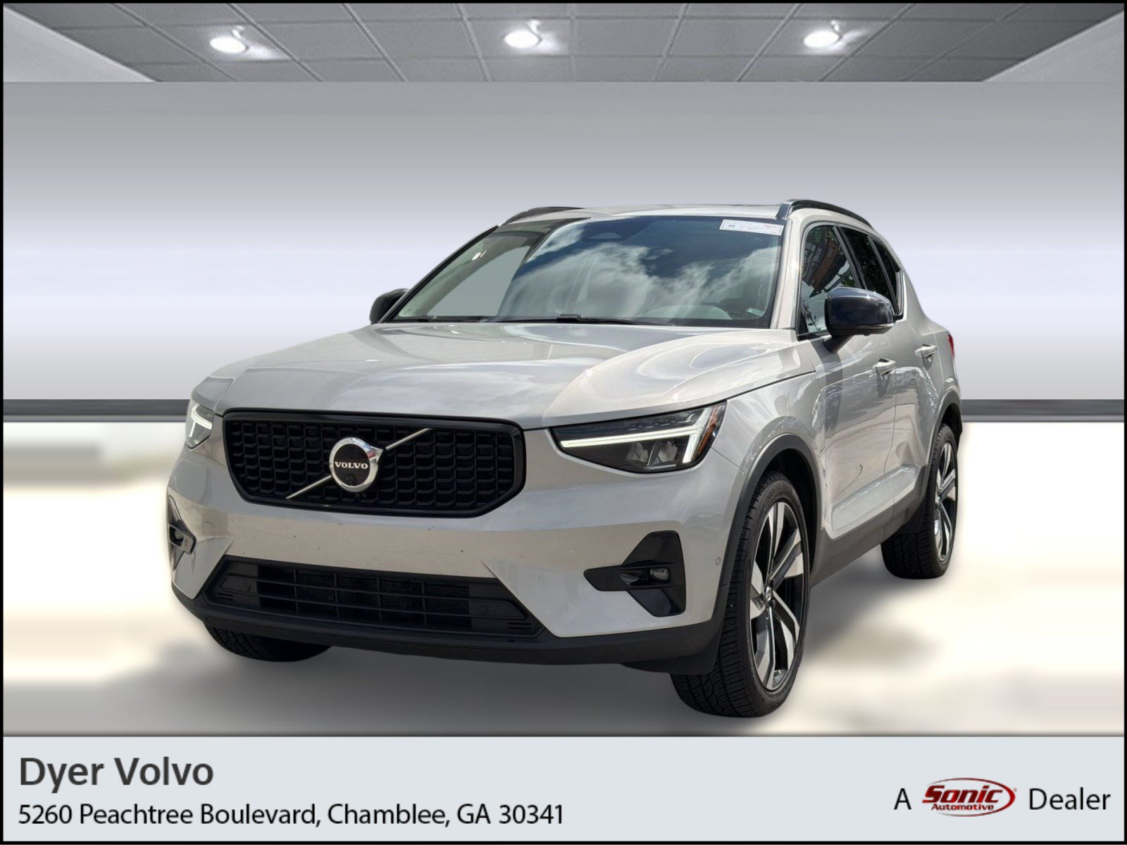 Certified 2023 Volvo XC40 B4 Plus w/ Protection Package Premier