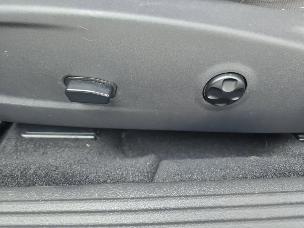 2014 Dodge Challenger SXT Plus